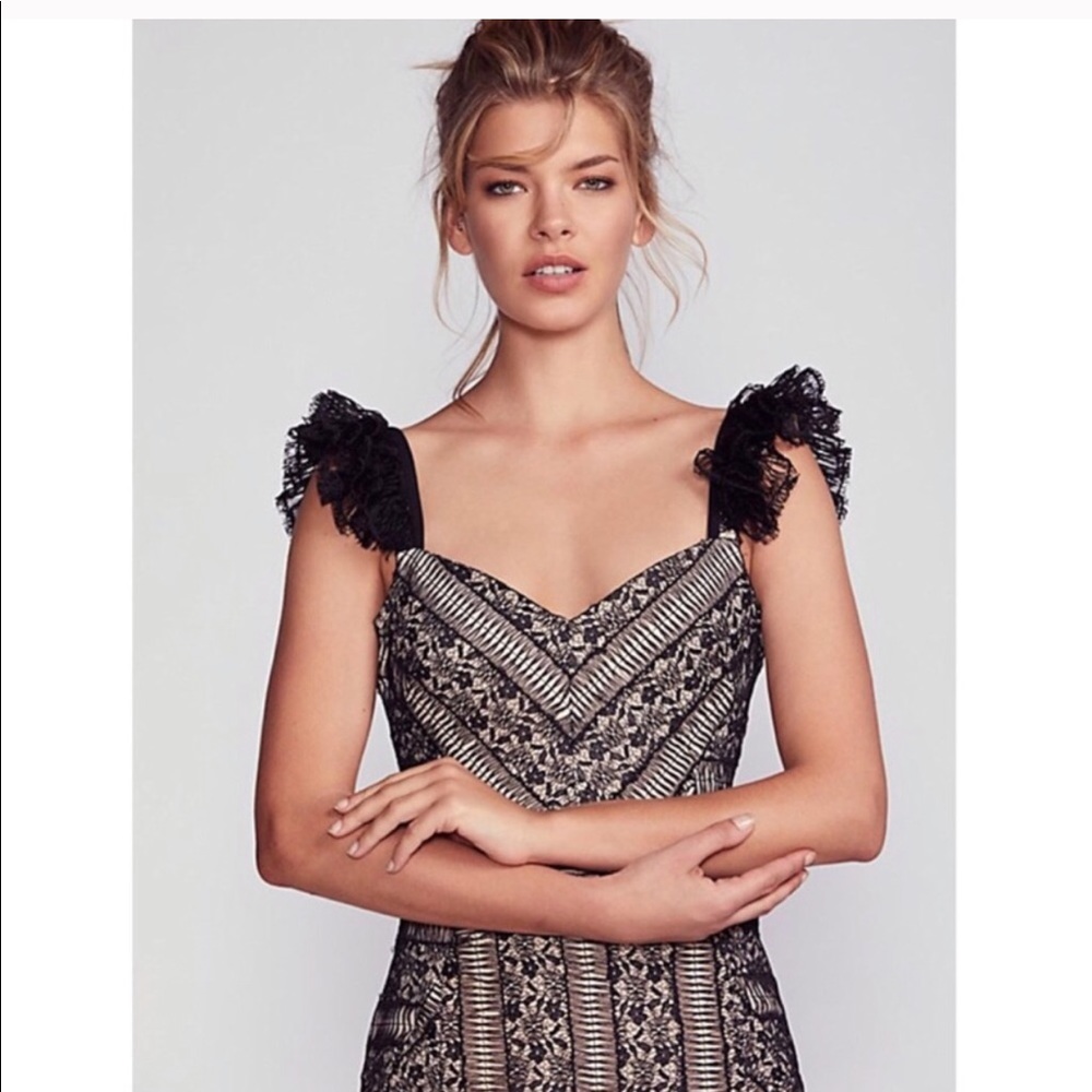 REBECCA VALLANCE Lou Lou Lace Ruffle Dress NWT